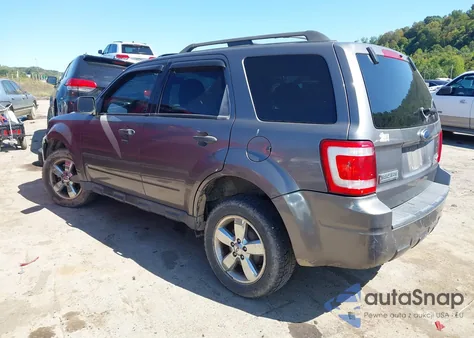 2009 Ford Escape Xlt z USA, uszkodzony, nr VIN 1FMCU93799KA86713